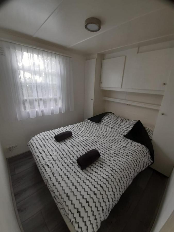 Bospareltjes Luxe Chalets Alleen Voor Recreatie Oisterwijk Luaran gambar